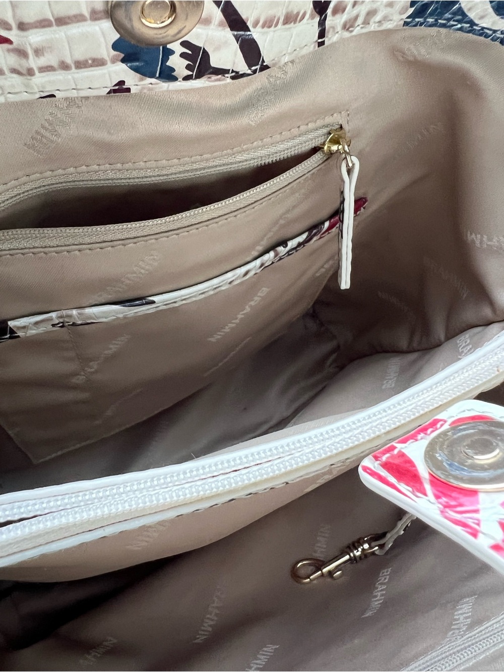 BRAHMIN CELINA EXTRAVAGANZA MELBOURNE
BUCKET SHOULDER BAG & WALLET - Picture 10 of 13